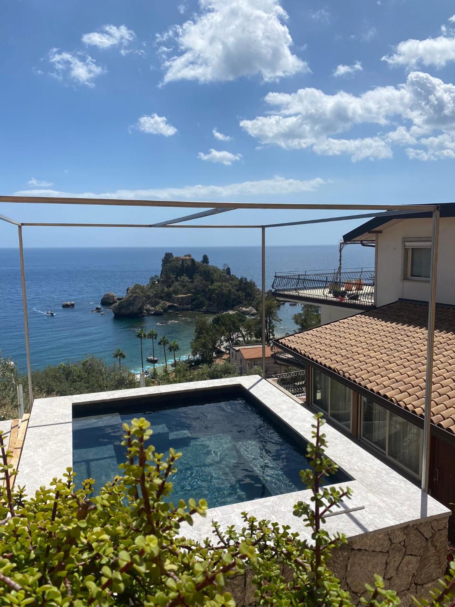 202 Luxury Terrace View Apartment *